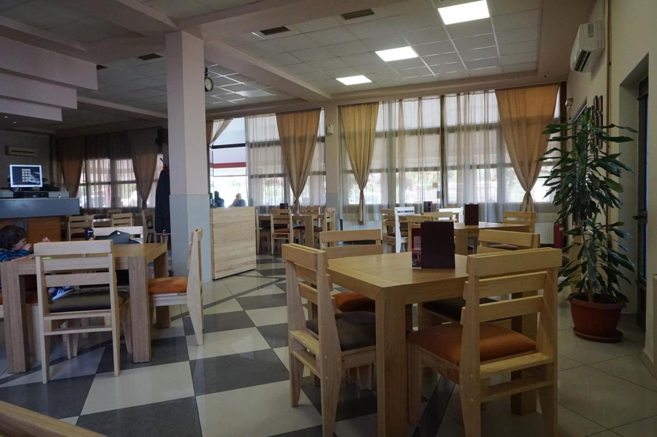 Guesthouse & Restaurant Tekovina スメデレヴォ エクステリア 写真