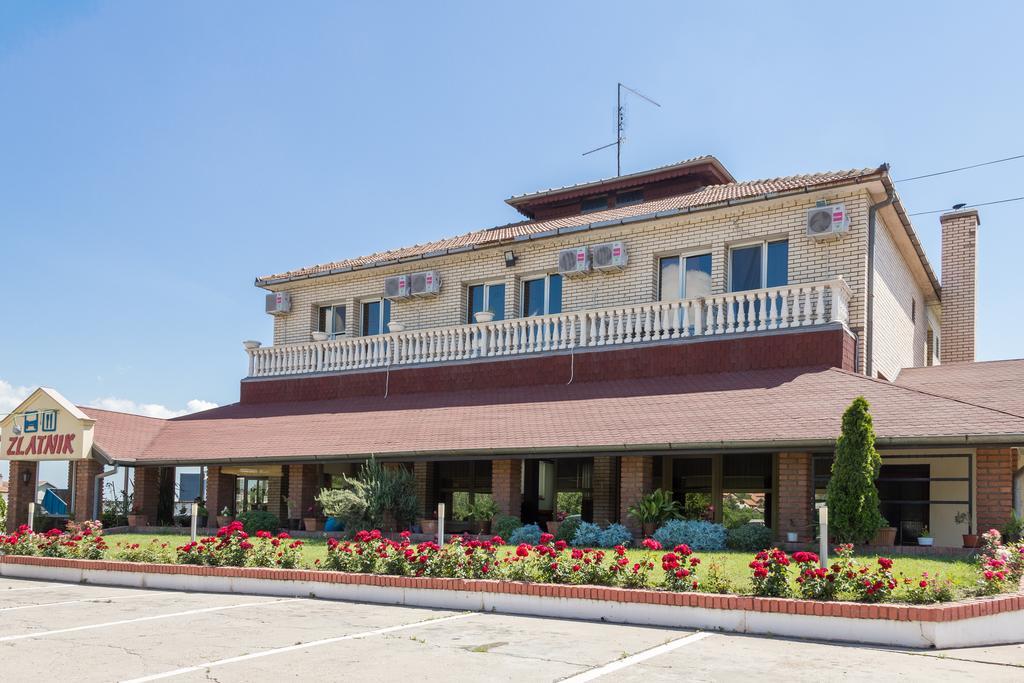 Guesthouse & Restaurant Tekovina スメデレヴォ エクステリア 写真