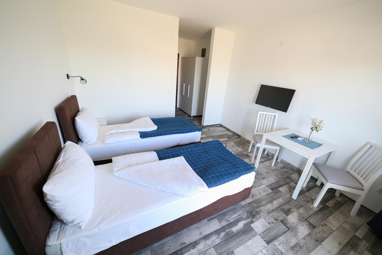 Guesthouse & Restaurant Tekovina スメデレヴォ エクステリア 写真
