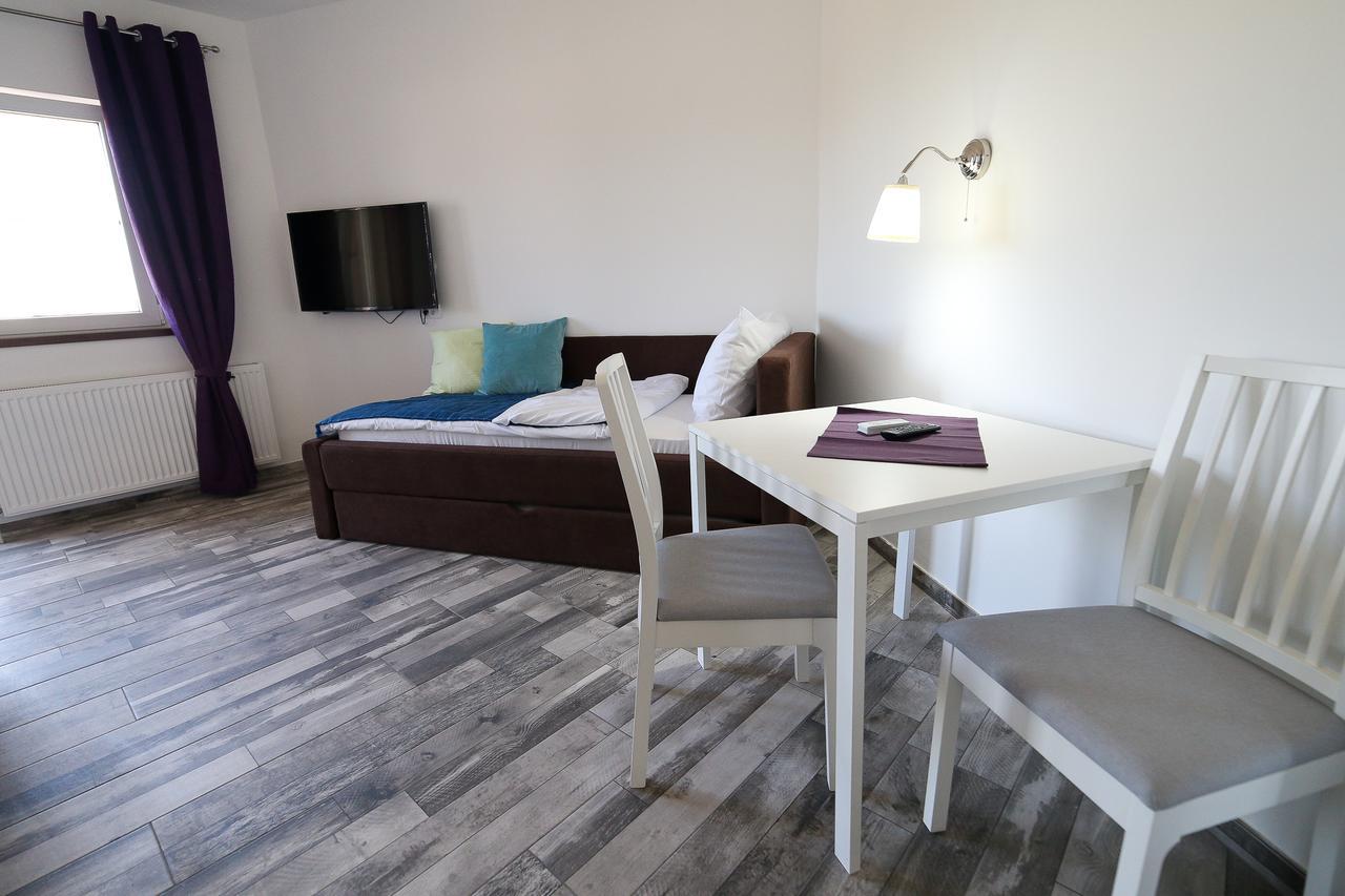 Guesthouse & Restaurant Tekovina スメデレヴォ エクステリア 写真