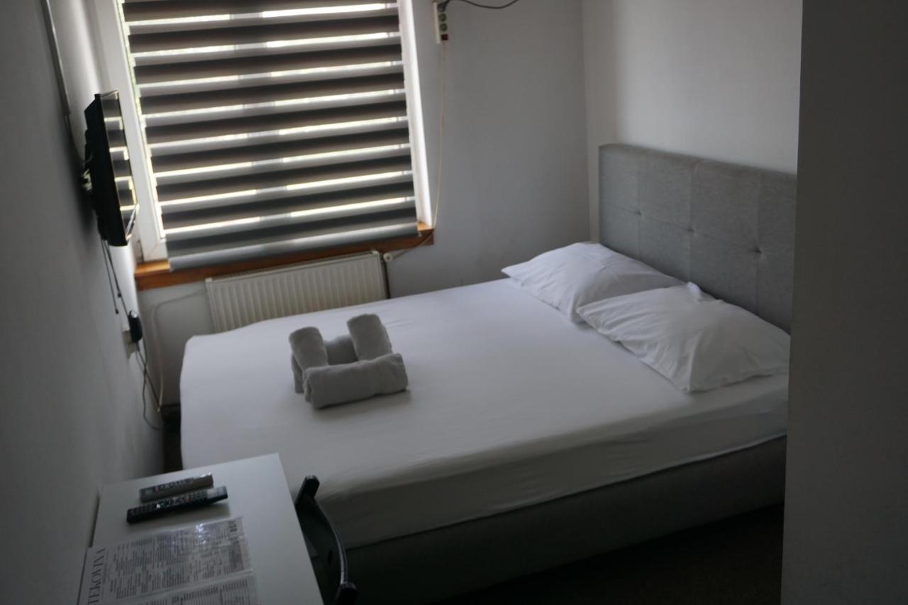 Guesthouse & Restaurant Tekovina スメデレヴォ エクステリア 写真